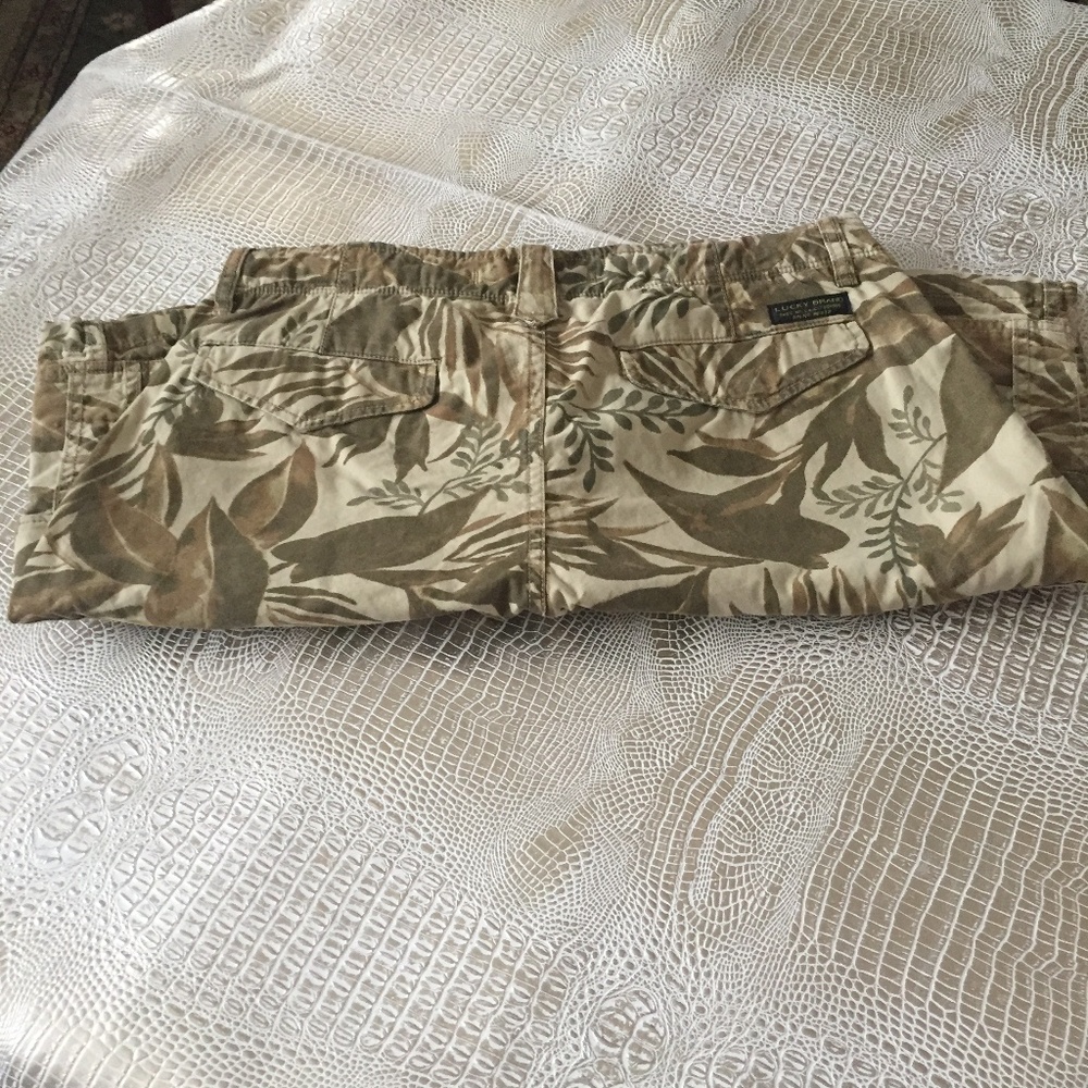 Lucky Brand Men’s Tropical Utility Cargo Shorts - Picture 7 of 8